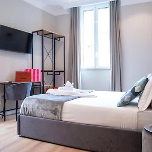 ad-suites-tritone.it-romehotels.com/